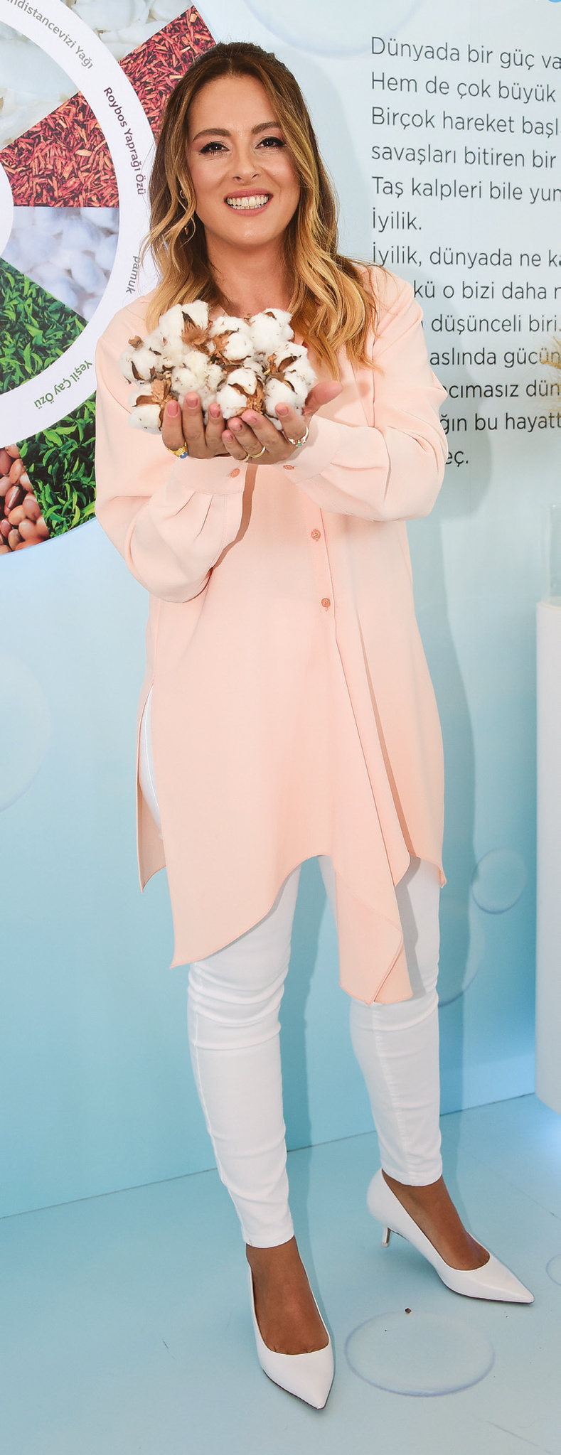 Yeni ürünler ünlü annelere tanıtıldı