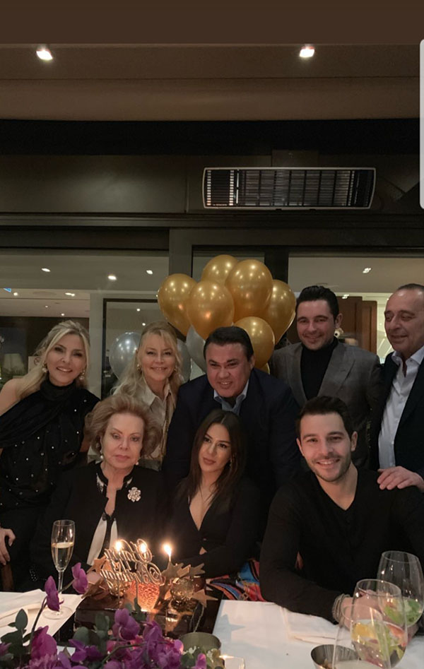 Pırıl Çetindoğan yeni yaşını ailesiyle birlikte kutladı