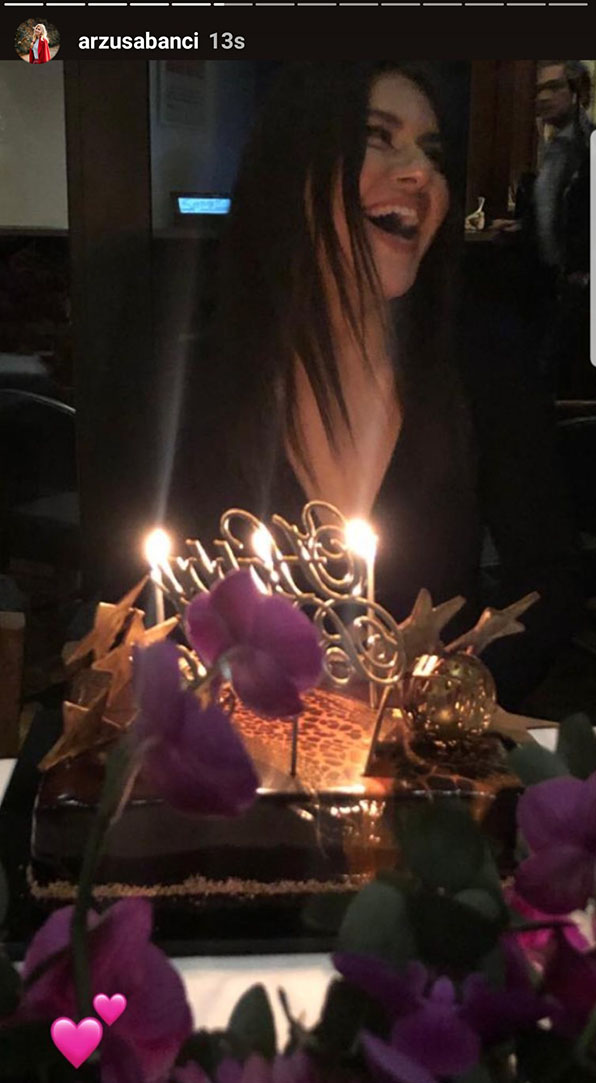 Pırıl Çetindoğan yeni yaşını ailesiyle birlikte kutladı