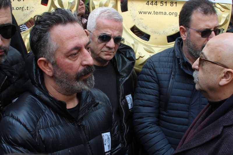 Zafer Çika'yı son yolculuğunda sevenleri yalnız bırakmadı