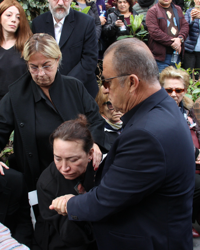 Zafer Çika'yı son yolculuğunda sevenleri yalnız bırakmadı