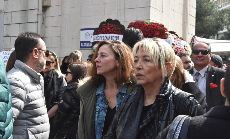 Zafer Çika'yı son yolculuğunda sevenleri yalnız bırakmadı