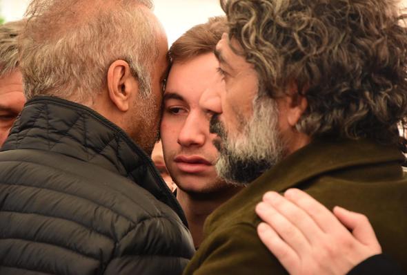 Zafer Çika'yı son yolculuğunda sevenleri yalnız bırakmadı