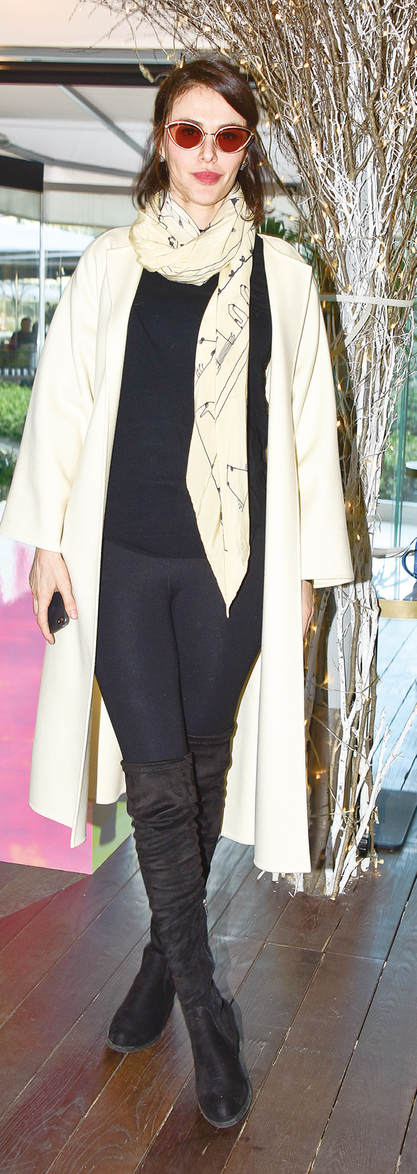 Yeni sezon gözlüklerine renkli tanıtım