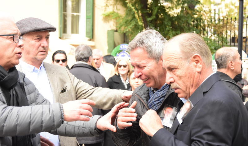 Zafer Çika'yı son yolculuğunda sevenleri yalnız bırakmadı