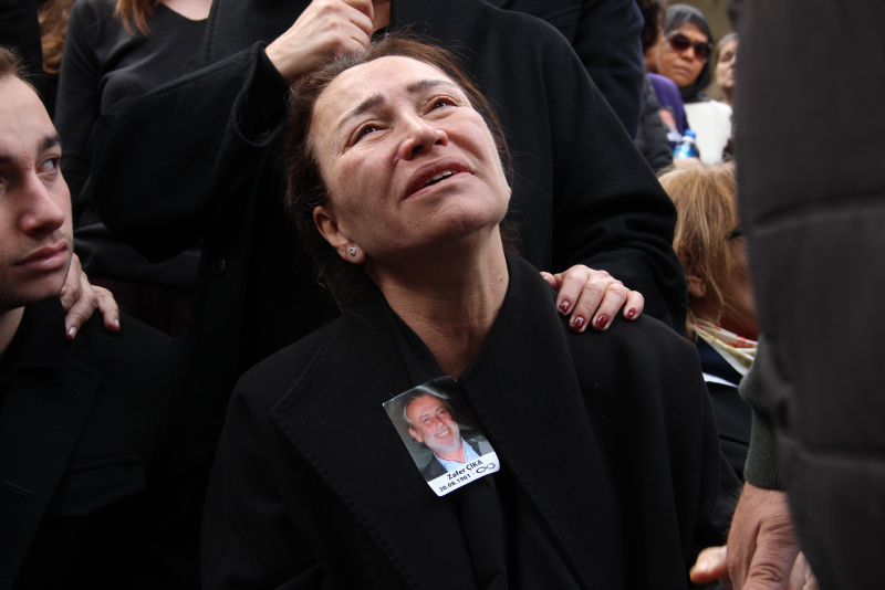 Zafer Çika'yı son yolculuğunda sevenleri yalnız bırakmadı