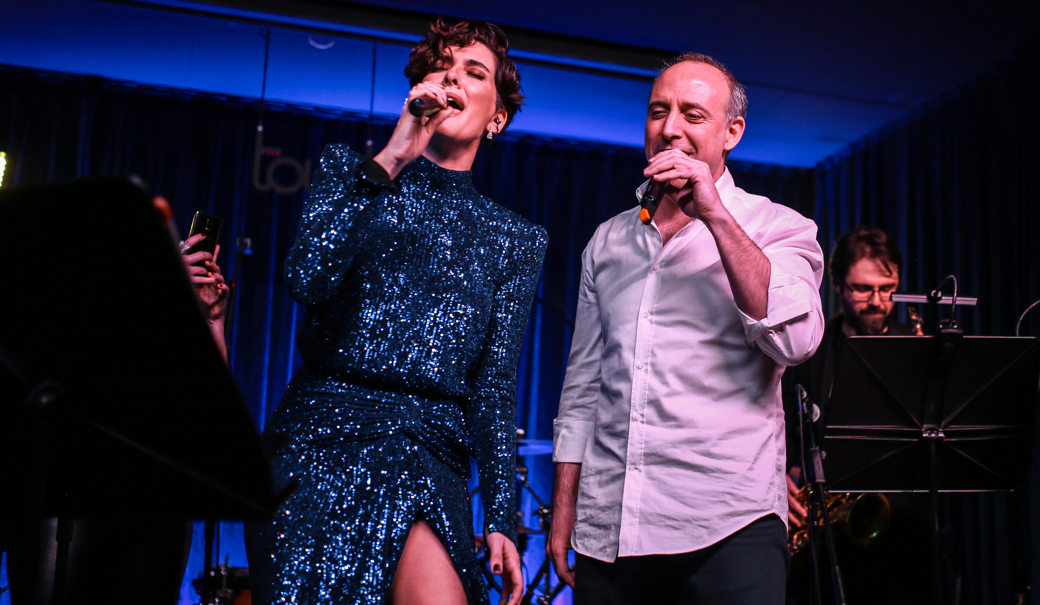 Bergüzar Korel’i yalnız bırakmadılar