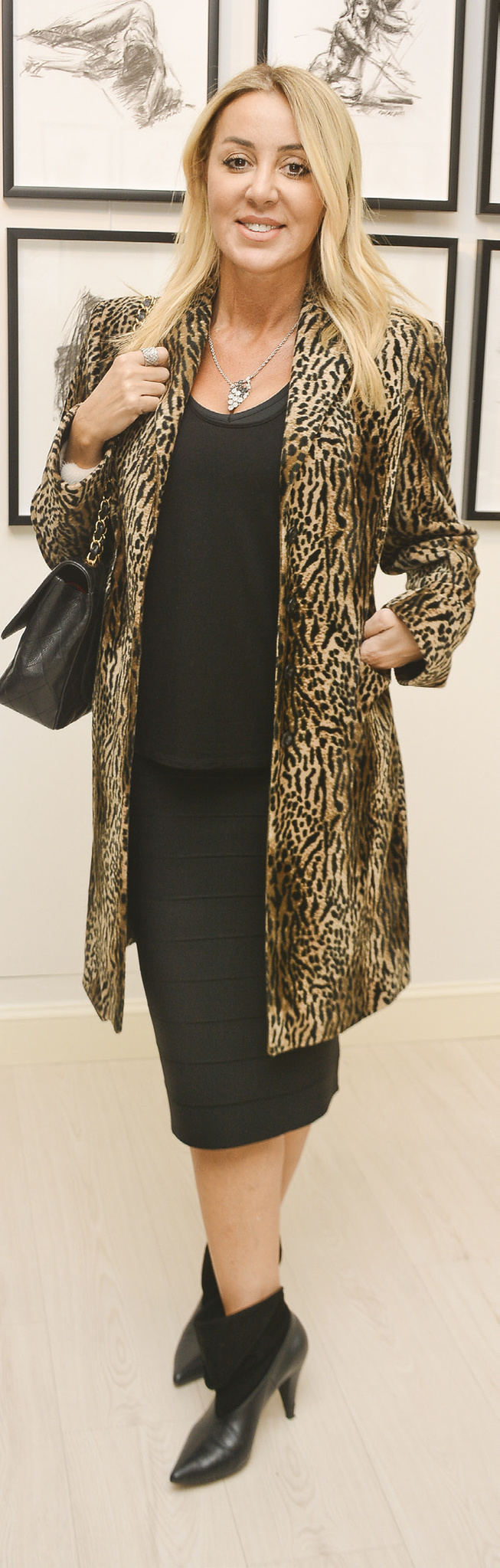 Sanatsever isimler sergide buluştu