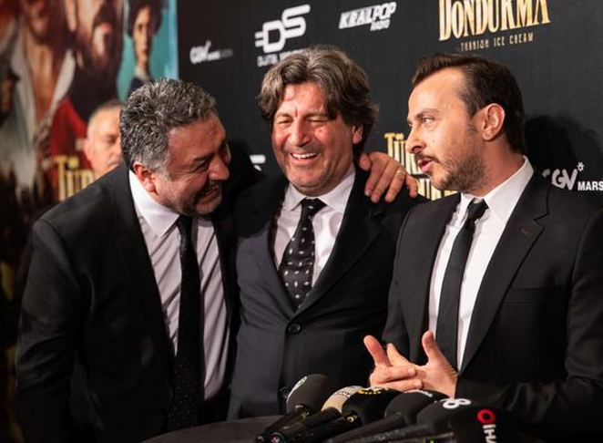 ''Türk İşi Dondurma'' filminin galasında talihsiz kaza