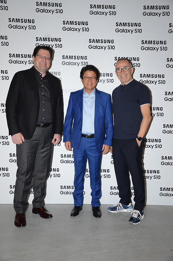 Tanıtıma ünlü isimler akın etti