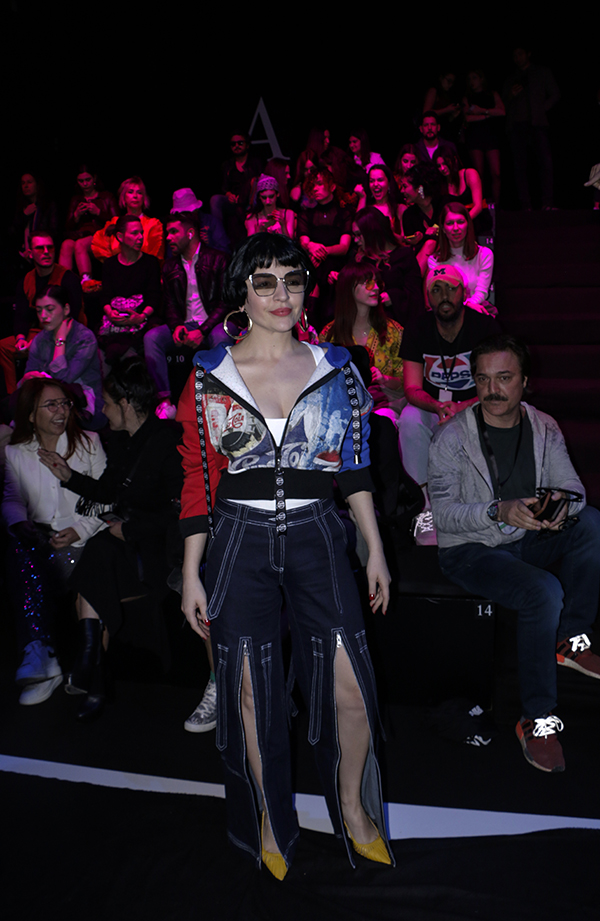 DB Berdan defilesinde Ceza podyumda