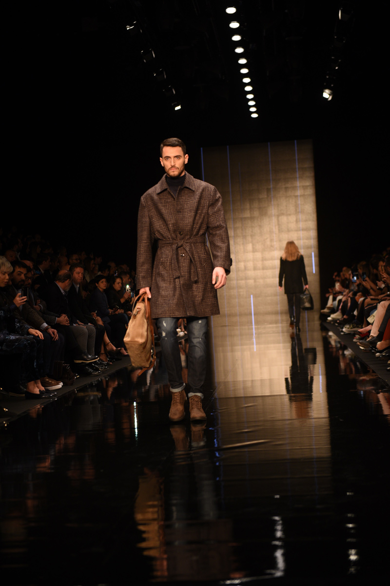 Kiğılı podyumda ezber bozdu!