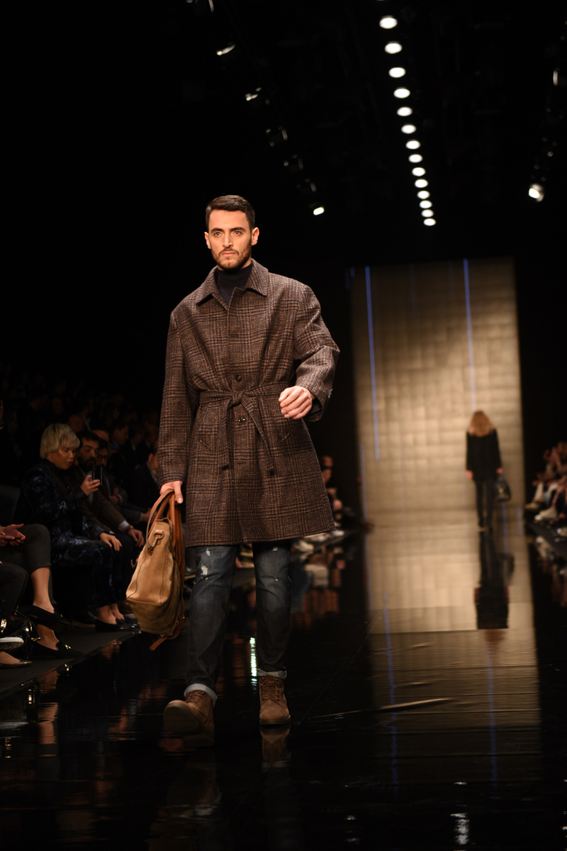 Kiğılı podyumda ezber bozdu!