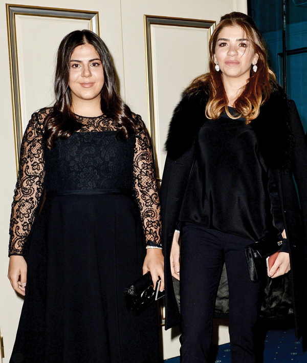 Ünlü isimler Ebru Gündeş ile eğlendi