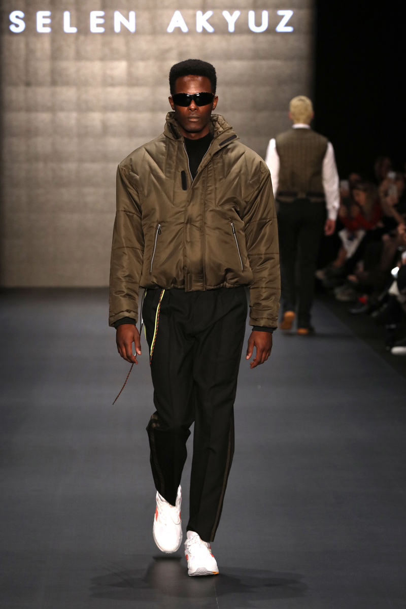 Selen Akyüz ve Tuğçe Özocak Karma 1 defilesi ile koleksiyonlarını tanıttı