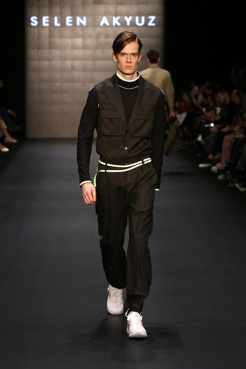 Selen Akyüz ve Tuğçe Özocak Karma 1 defilesi ile koleksiyonlarını tanıttı