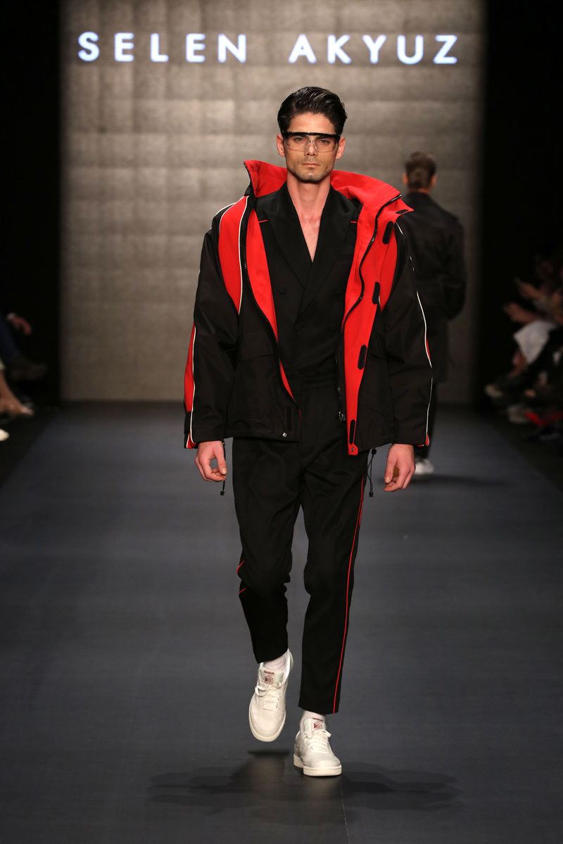 Selen Akyüz ve Tuğçe Özocak Karma 1 defilesi ile koleksiyonlarını tanıttı