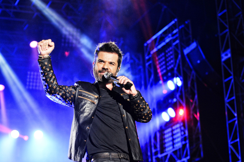 Kenan Doğulu'dan Beren Saat'e gönderme