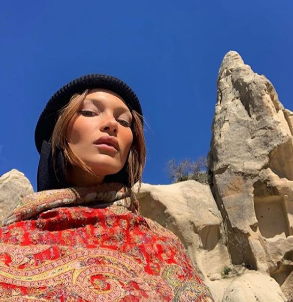 Bella Hadid Türkiye’ye övgüler yağdırdı!