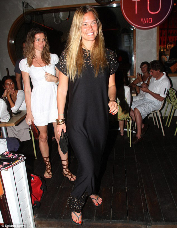 Dosso Dossi Fashion Show'un yeni yıldızı Bar Refaeli