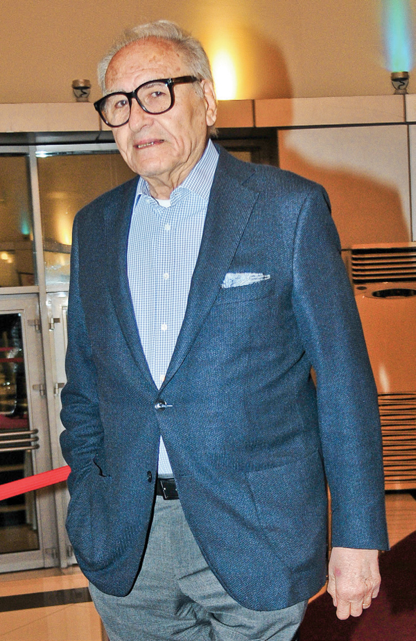 Down Sendromlular için sahneye çıktı