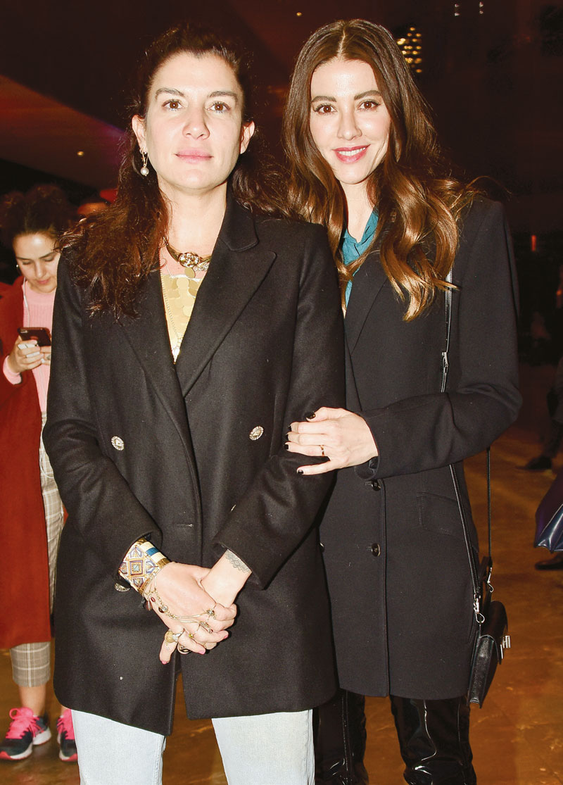 Disko ruhunu podyuma yansıttı