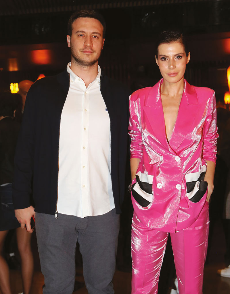 Disko ruhunu podyuma yansıttı