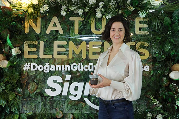 Melis Birkan, seramik diş fırçalık tasarladı