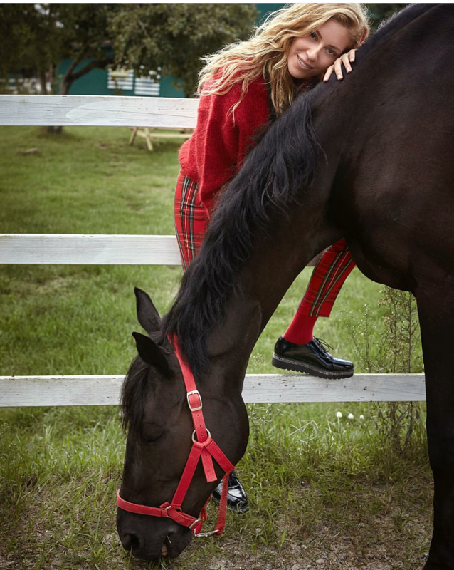 Sinem Kobal aşka geldi