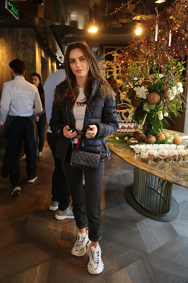 Melis Birkan, seramik diş fırçalık tasarladı