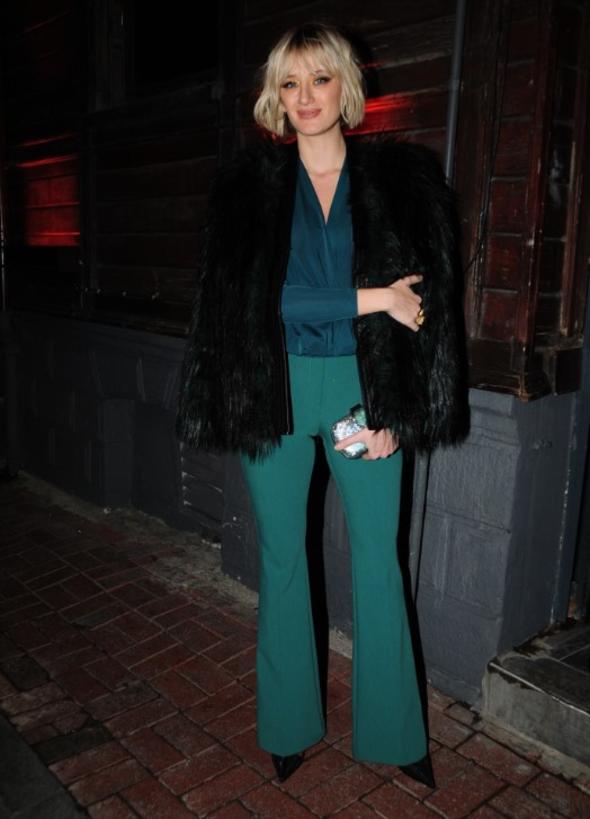 Ezgi Mola, 36’ncı yaşını dostlarıyla kutladı