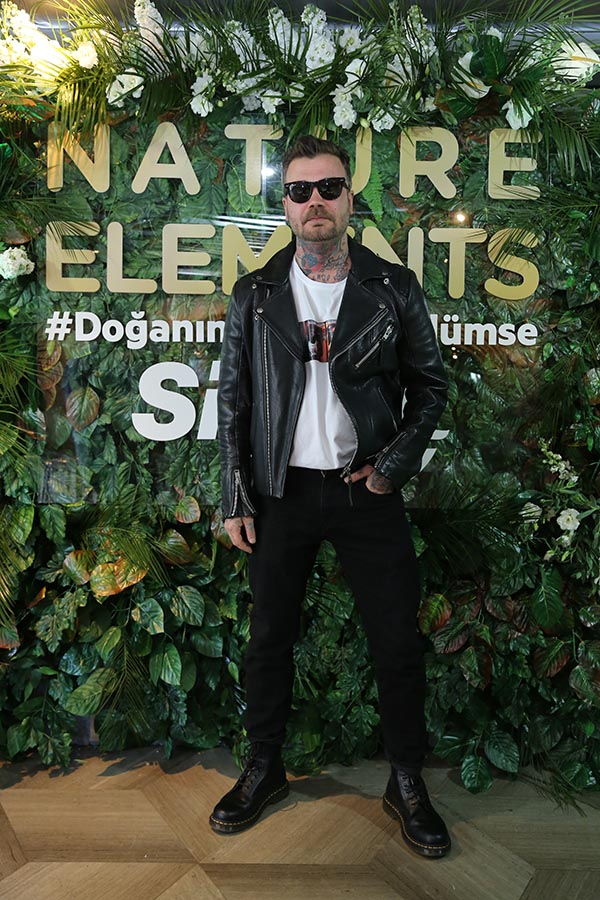 Melis Birkan, seramik diş fırçalık tasarladı