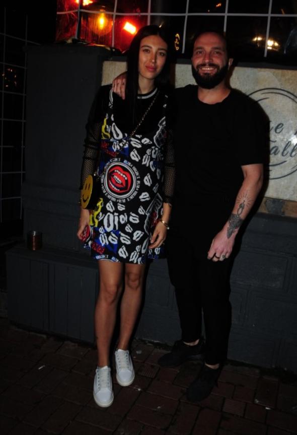 Ezgi Mola, 36’ncı yaşını dostlarıyla kutladı