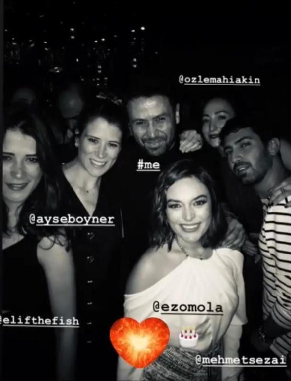Ezgi Mola, 36’ncı yaşını dostlarıyla kutladı