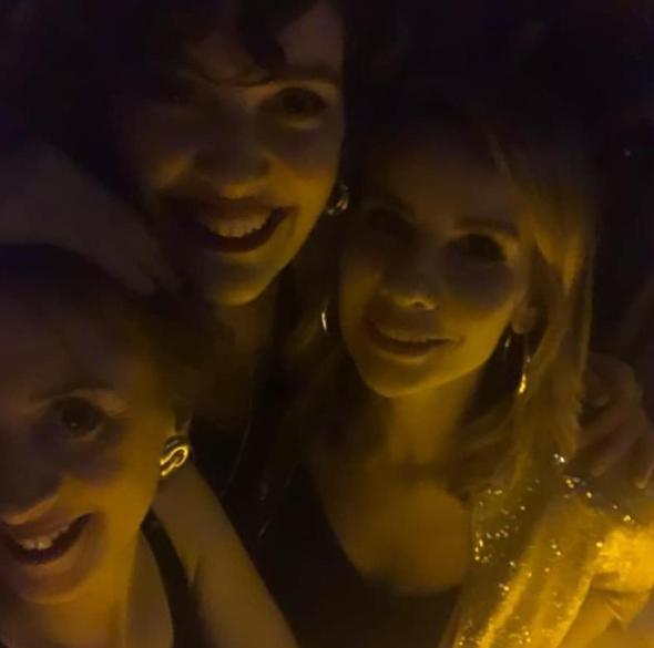 Ezgi Mola, 36’ncı yaşını dostlarıyla kutladı