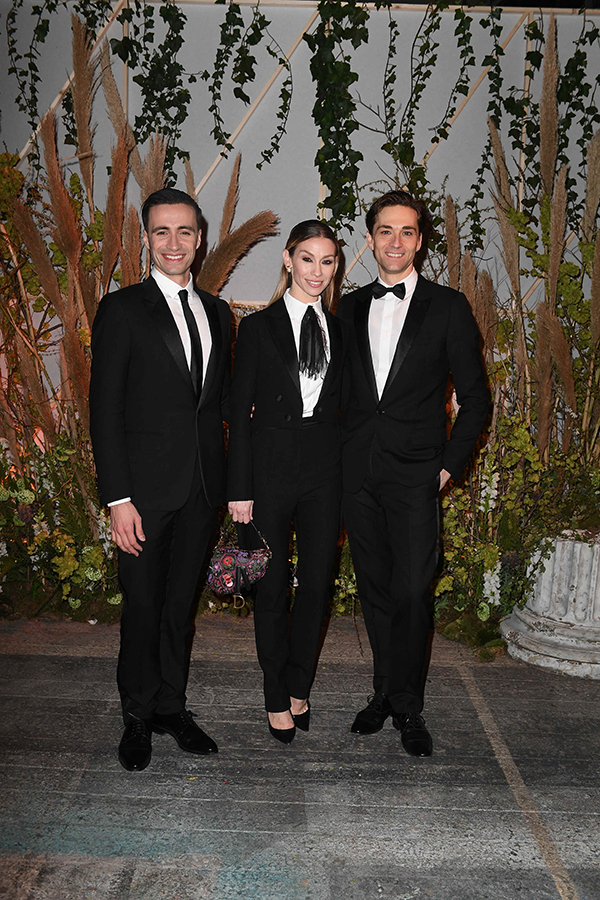 Nuit Blanche bale gösterisi