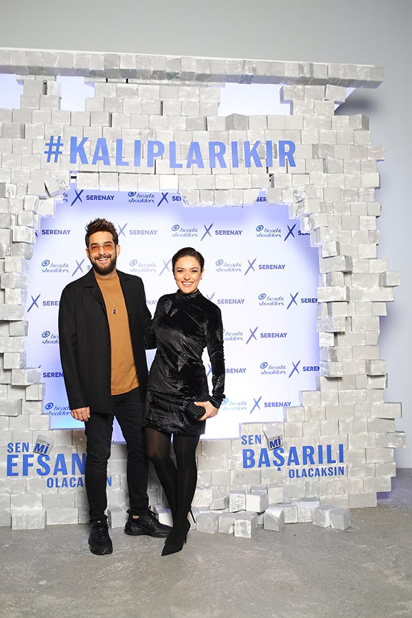 Serenay Sarıkaya göz doldurdu