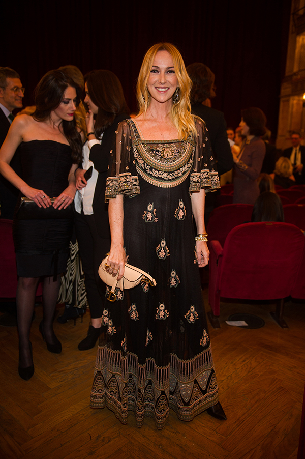 Nuit Blanche bale gösterisi