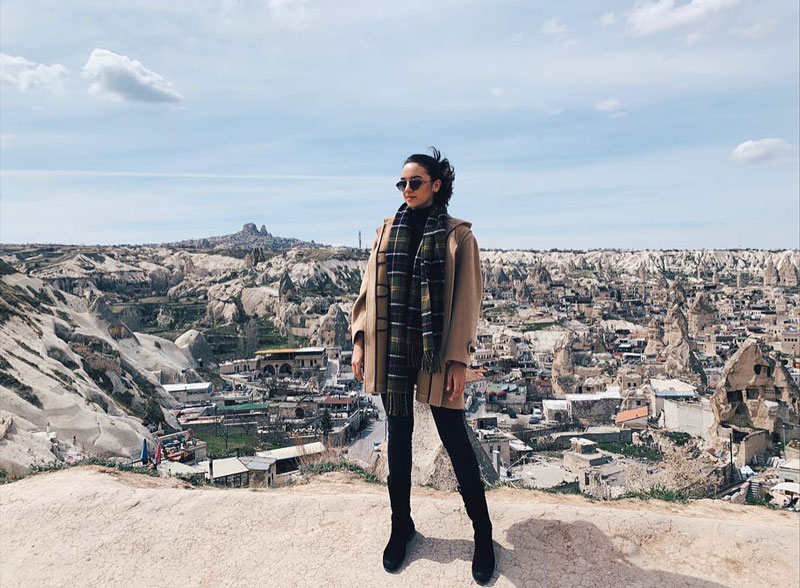 Tara De Vries ünlü markaların dikkatini çekmeye başladı