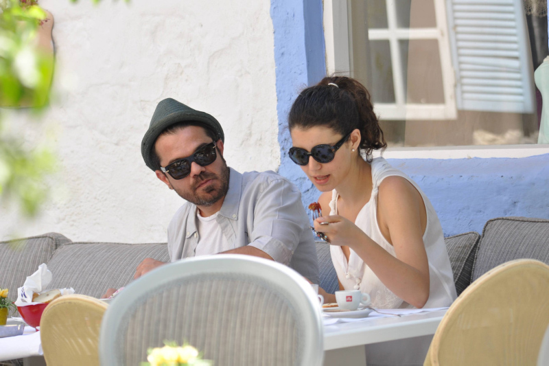 Beren Saat ve Serpil Doğulu arasında neler oluyor?