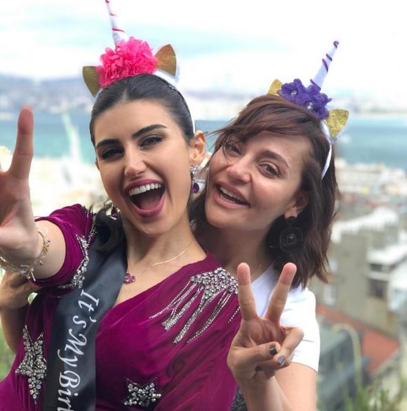 İdil Fırat 31 yaşını coşkuyla kutladı