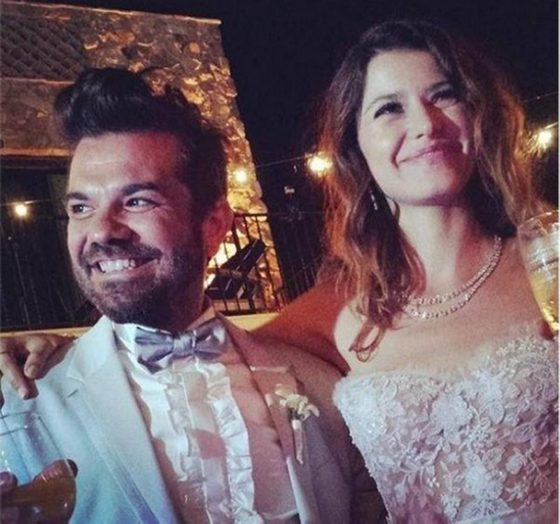 Beren Saat'ten takipçisine şaşırtan cevap