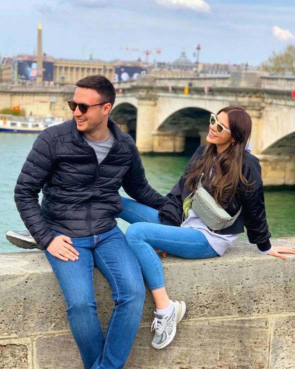Hatice Şendil ve eşi Burak Sağyaşar'ın Paris keyfi