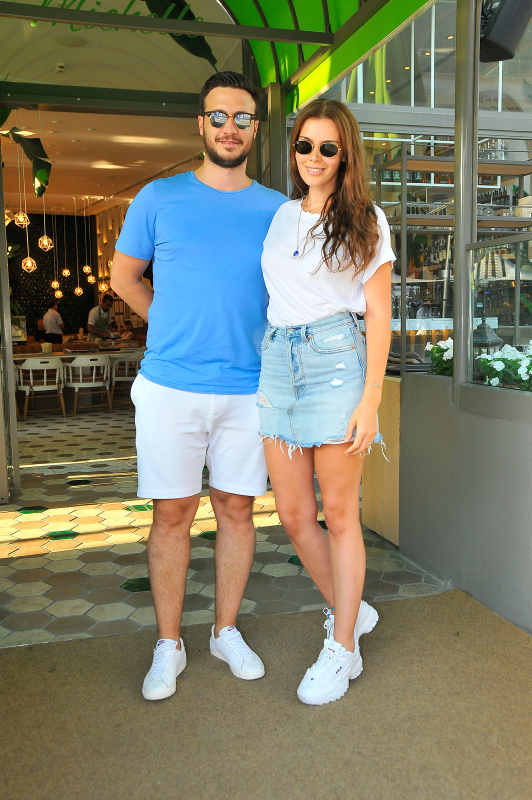 Hatice Şendil ve eşi Burak Sağyaşar'ın Paris keyfi