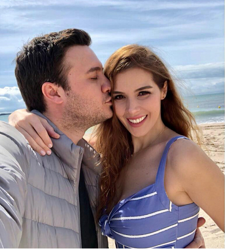 Hatice Şendil ve eşi Burak Sağyaşar'ın Paris keyfi