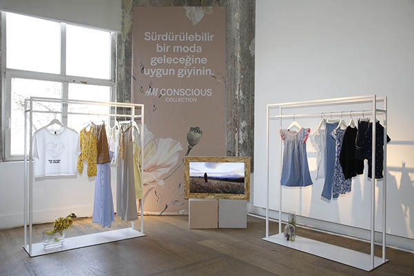 Lansmanda bir araya geldiler