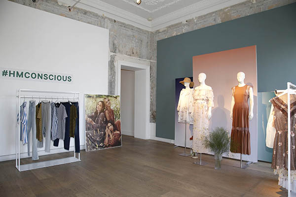 Lansmanda bir araya geldiler