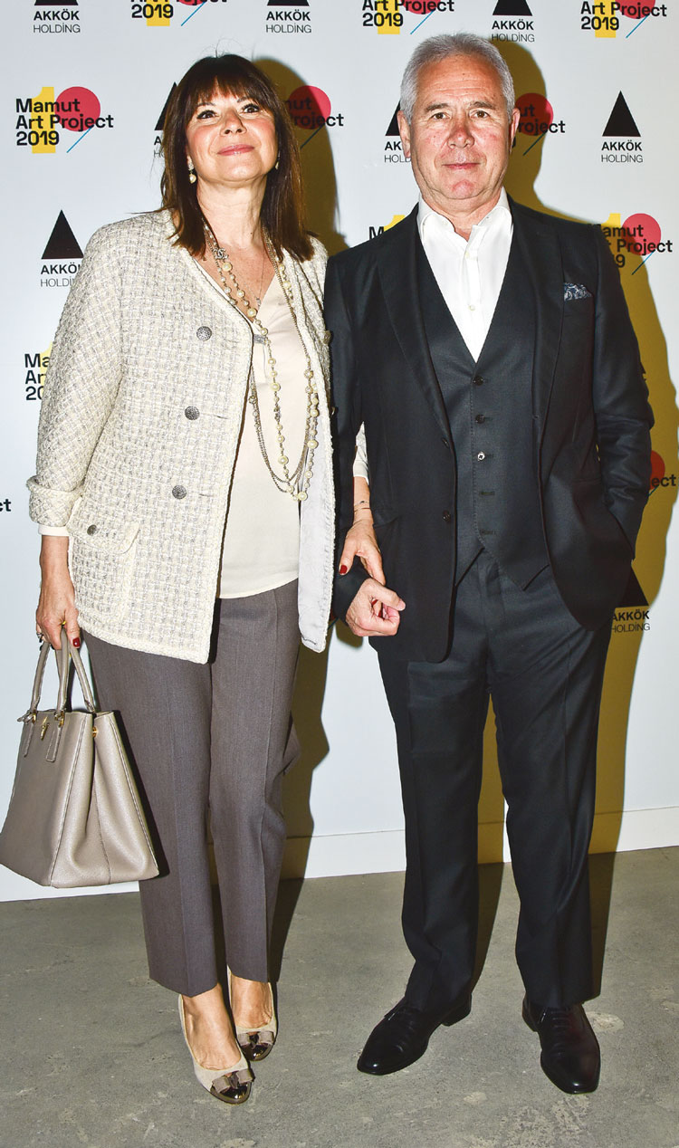 Sanatseverlerden ‘Mamut’a büyük ilgi