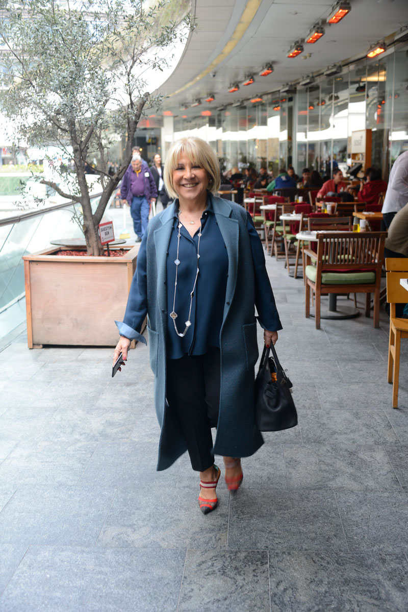 Cemiyet hayatının tanınmış isimleri alışveriş merkezinde