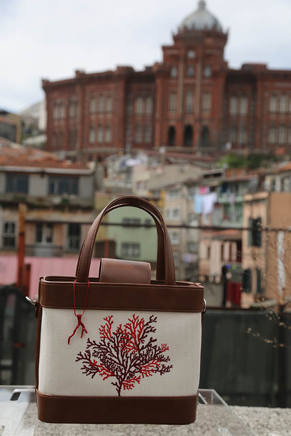 Davette bir araya geldiler